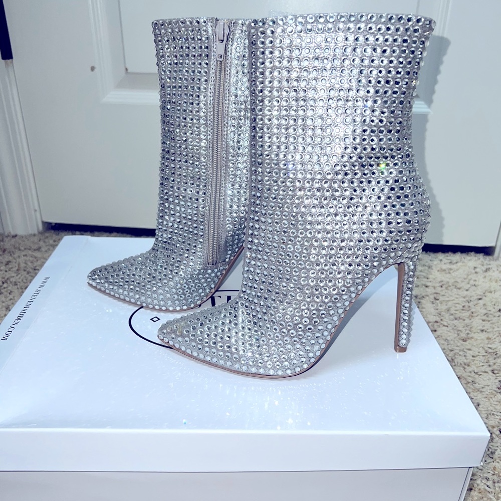 NWT AND BOX Steve Madden Booties